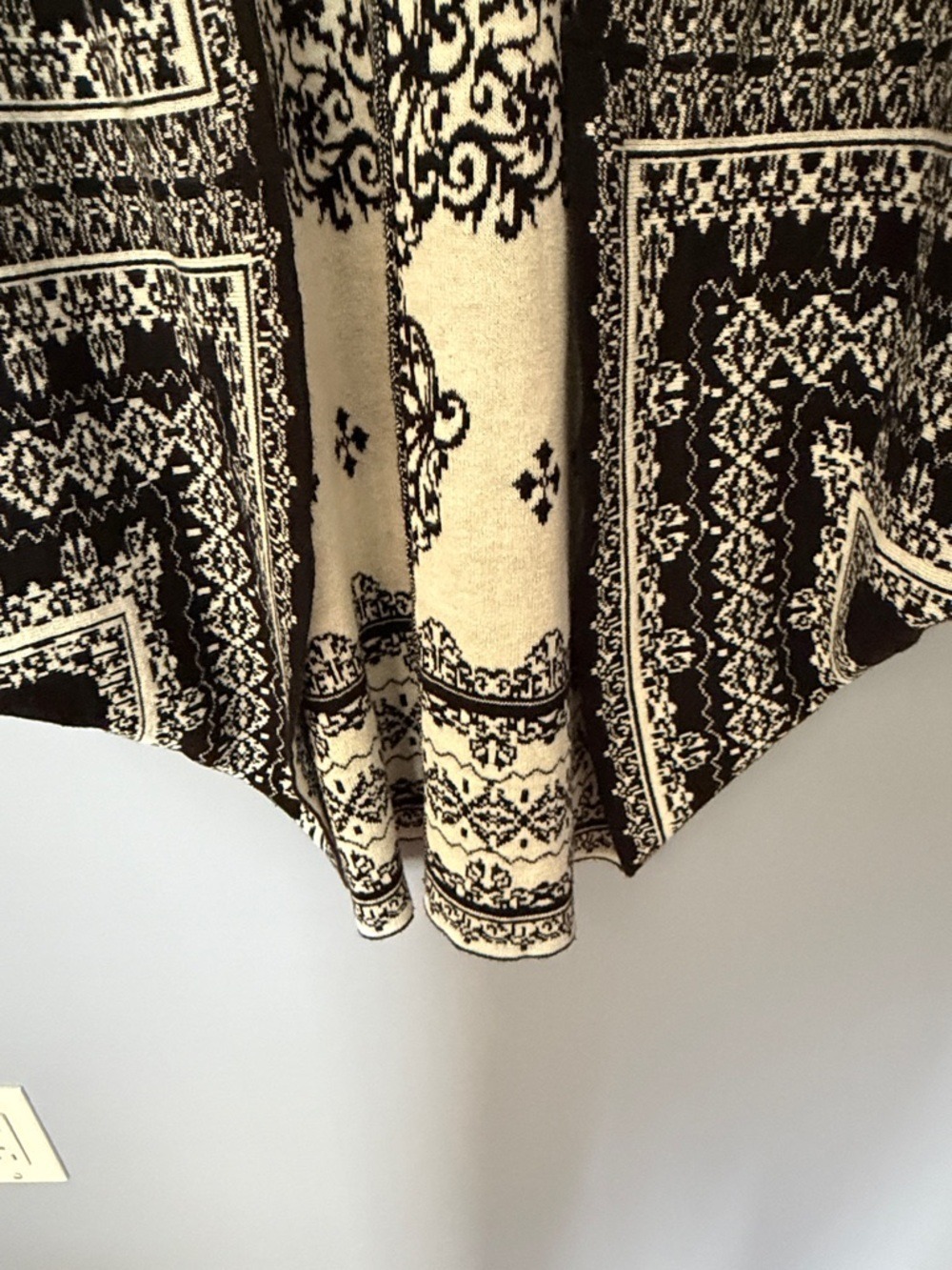 Romeo & Juliet Couture Black Cream Geometric Shawl Cardigan Open Front Medium - Picture 5 of 9